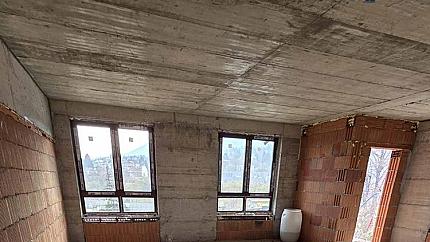 Spacious three-bedroom apartment in Karpuzitsa district