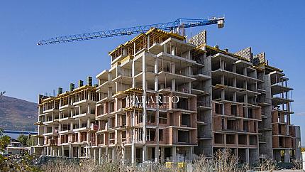 Тристаен апартамент в нов зелен комплекс