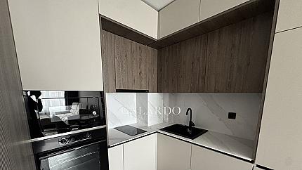 Луксозно обзаведен двустаен апартамент в кв. Малинова долина