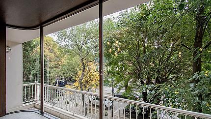 Представителен апартамент в Докторска градина