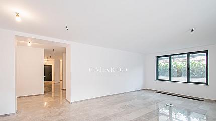 Retail space for rent in Oborishte District