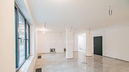 Retail space for rent in Oborishte District