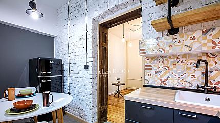 Brand new one-bedroom apartment in Top Center