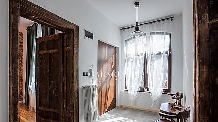 Brand new one-bedroom apartment in Top Center