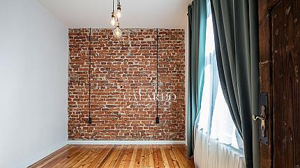 Brand new one-bedroom apartment in Top Center