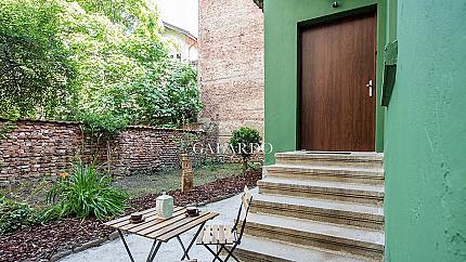 Brand new one-bedroom apartment in Top Center