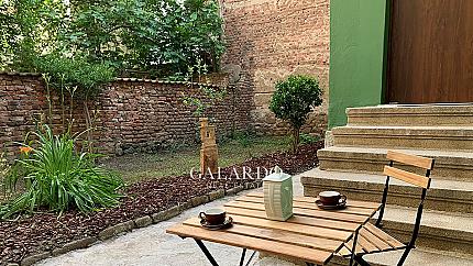 Brand new one-bedroom apartment in Top Center