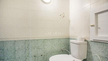 Апартамент с четири спални до Медицинска академия