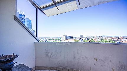 Апартамент с четири спални до Медицинска академия