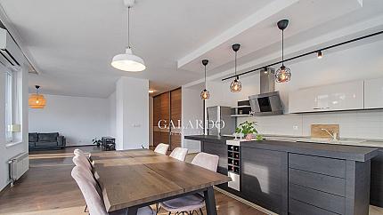 Слънчев апартамент с две спални и паркомясто в Резиденшъл парк