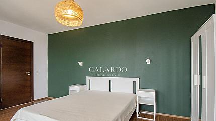 Слънчев апартамент с две спални и паркомясто в Резиденшъл парк