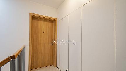 Слънчев апартамент с две спални и паркомясто в Резиденшъл парк