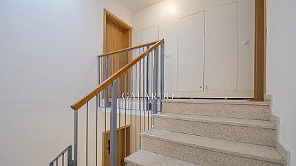 Слънчев апартамент с две спални и паркомясто в Резиденшъл парк