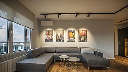 Стилен и просторен апартамент с две спални и красиви гледки в затворен комплекс