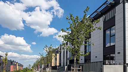 Чисто нов четиристаен апартамент в Гаритиж парк