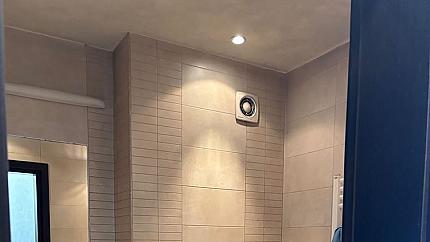 Офис под наем, Център