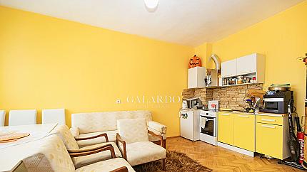 Sunny 2 bedroom apartment in the city center