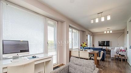 Апартамент с три спални в имиджова сграда в Лозенец