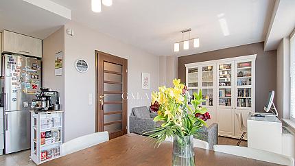 Апартамент с три спални в имиджова сграда в Лозенец