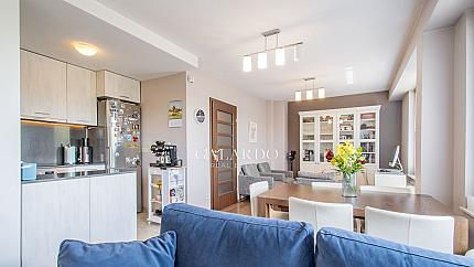 Апартамент с три спални в имиджова сграда в Лозенец