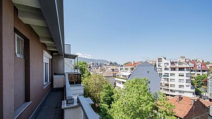 Апартамент с три спални в имиджова сграда в Лозенец