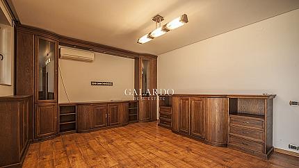 Еднофамилна къща с басейн в затворен комплекс, кв. Драгалевци