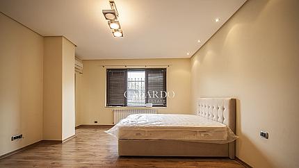 Еднофамилна къща с басейн в затворен комплекс, кв. Драгалевци