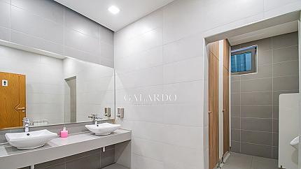 Furnished office in a luxury office building in the district Druzhba 2