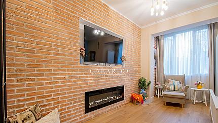 Двустаен  апартамент за продажба  на метри от ул. Оборище