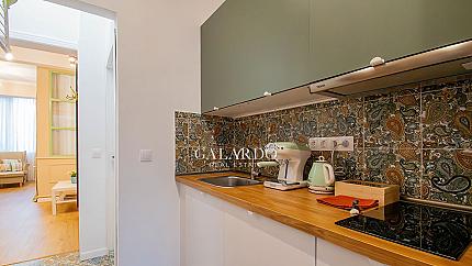 Двустаен  апартамент за продажба  на метри от ул. Оборище