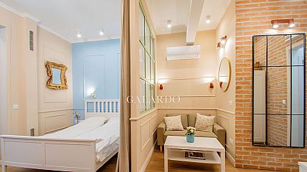 Двустаен  апартамент за продажба  на метри от ул. Оборище