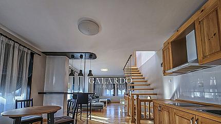 Романтичен мезонет с две спални под наем в сърцето на Стария Град