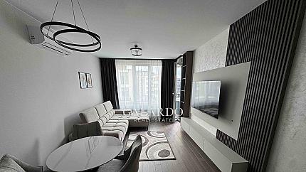 Луксозно обзаведен двустаен апартамент в кв. Малинова долина