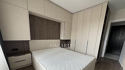 Луксозно обзаведен двустаен апартамент в кв. Малинова долина