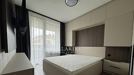 Луксозно обзаведен двустаен апартамент в кв. Малинова долина