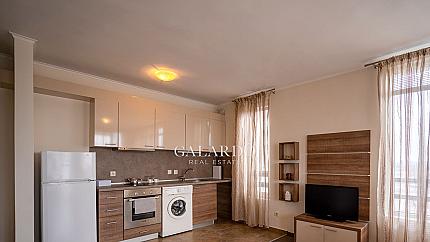 Двустаен апартамент в модерен комплекс в Кършияка