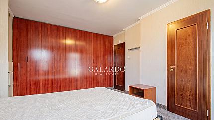 Самостоятелна къща с голям двор в близост до Киноцентър