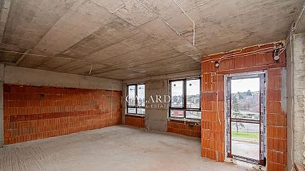 Spacious three-bedroom apartment in Knyazhevo district