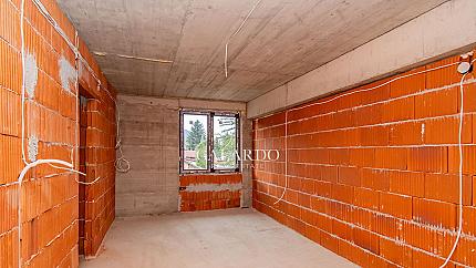 Spacious three-bedroom apartment in Knyazhevo district