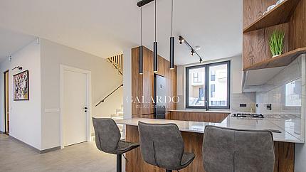 Луксозна слънчева и просторна къща в затворен комплекс над Ring Mal