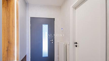 Луксозна слънчева и просторна къща в затворен комплекс над Ring Mal