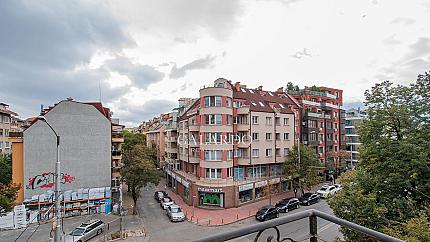 Two-bedroom apartment for rent in the Belite Brezi district.