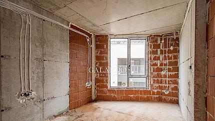 Четиристаен апартамент за продажба в кв. Гоце Делчев - жилище на входа на Южния парк