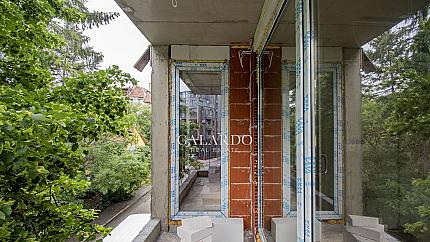 Четиристаен апартамент за продажба в кв. Гоце Делчев - жилище на входа на Южния парк