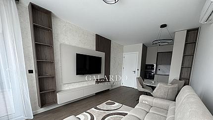 Луксозно обзаведен двустаен апартамент в кв. Малинова долина