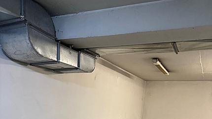 Офис под наем, Център