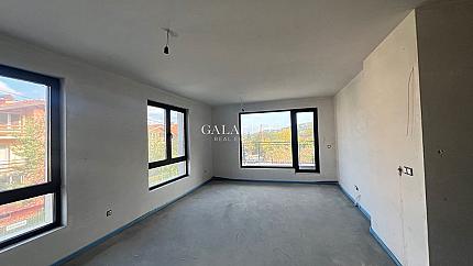 Апартамент с две спални в затворен комплекс с басейн в полите на Витоша