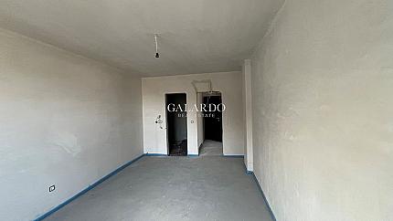 Апартамент с две спални в затворен комплекс с басейн в полите на Витоша