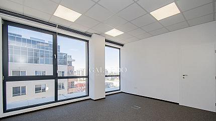 Spacious office with a panoramic view on "Simeonovsko Shosse" Blvd.