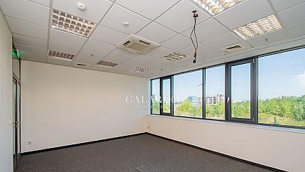 Офис в сграда клас B в района на Летище София